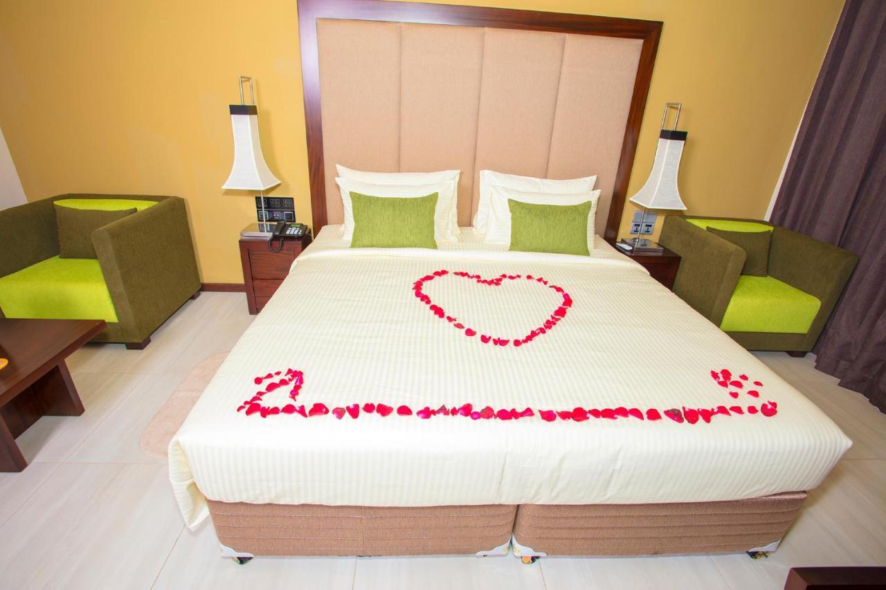 Amora Lagoon Hotel Katunayaka Luaran gambar