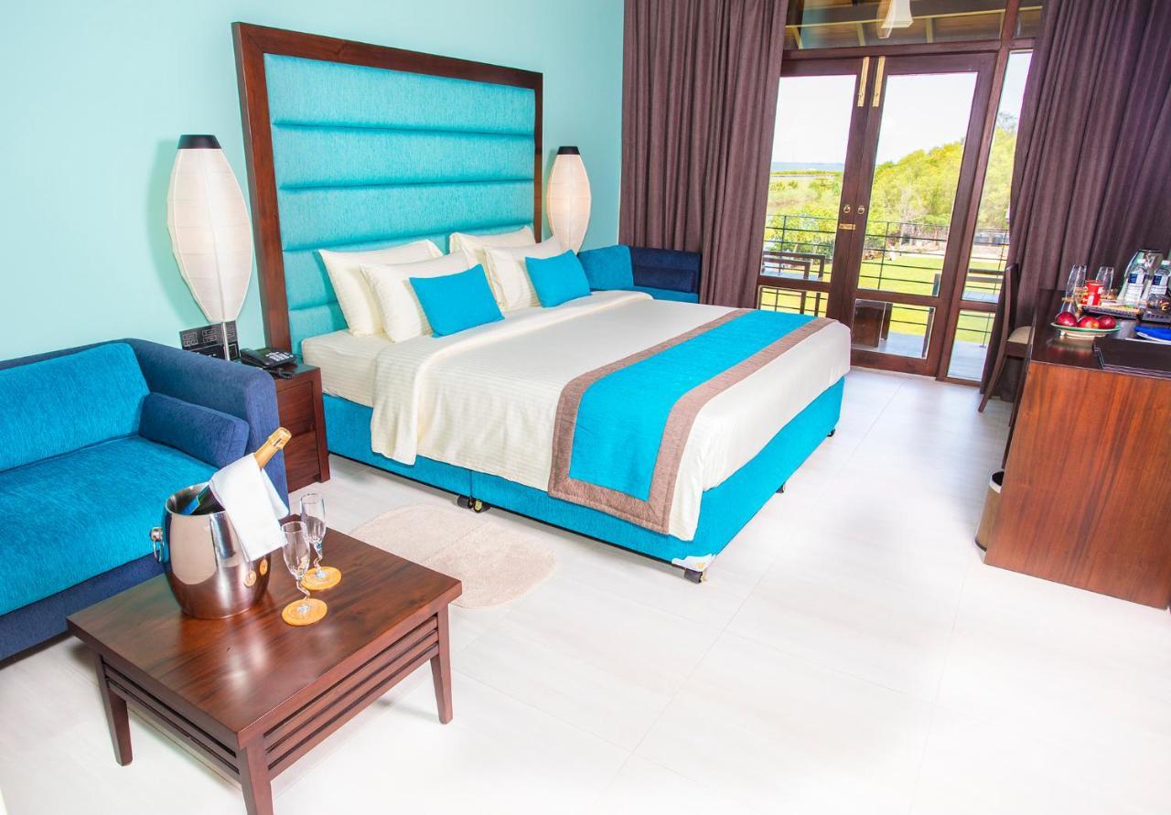 Amora Lagoon Hotel Katunayaka Luaran gambar
