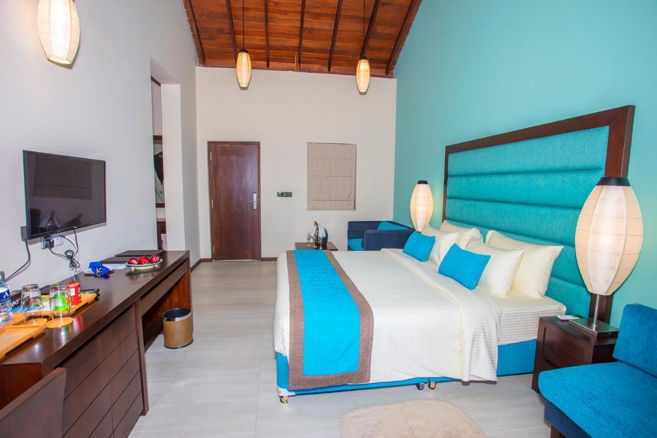Amora Lagoon Hotel Katunayaka Luaran gambar