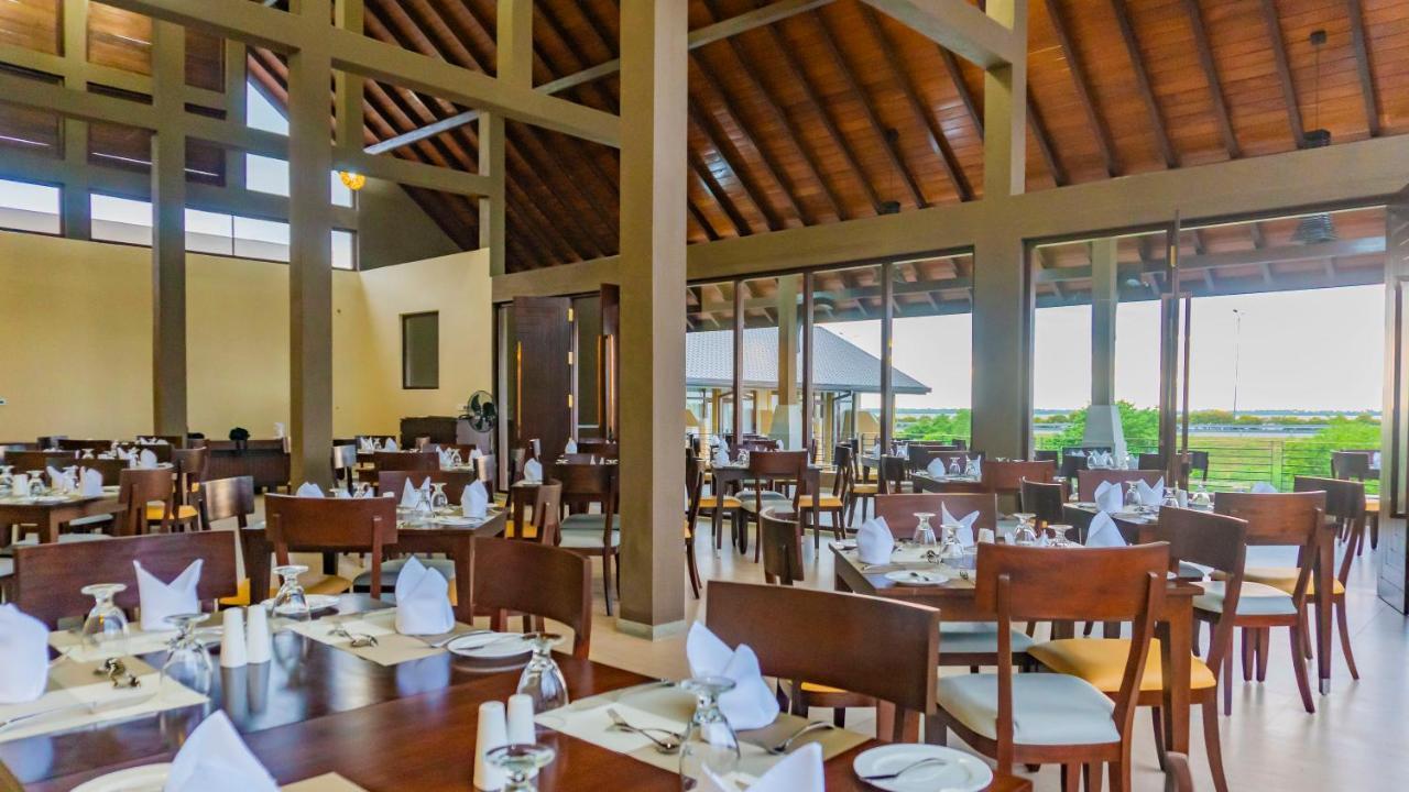 Amora Lagoon Hotel Katunayaka Luaran gambar